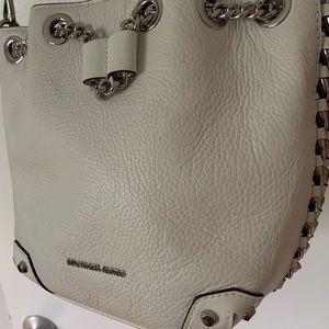 Micheal Kors Alanis bucket purse